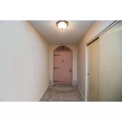 696 Woodgate Rd, Cincinnati, OH 45244 photo 5
