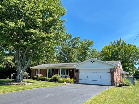 697 Hillview Dr, Cincinnati, OH 45245 photo 1