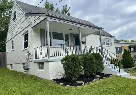 353 Robben Ln, Cincinnati, OH 45238 photo 3