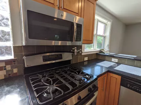 3306 Maplecrest Pl, Cincinnati, OH 45209 photo 5