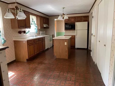 1663 Clayburn Cir, Cincinnati, OH 45240 photo 12