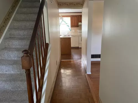 1663 Clayburn Cir, Cincinnati, OH 45240 photo 4