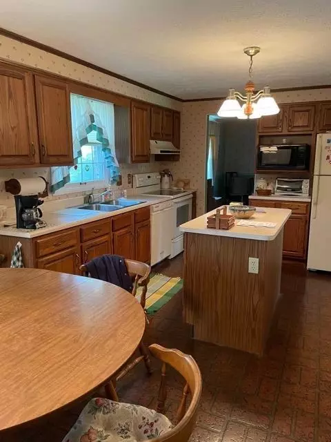 1663 Clayburn Cir, Cincinnati, OH 45240 photo 14