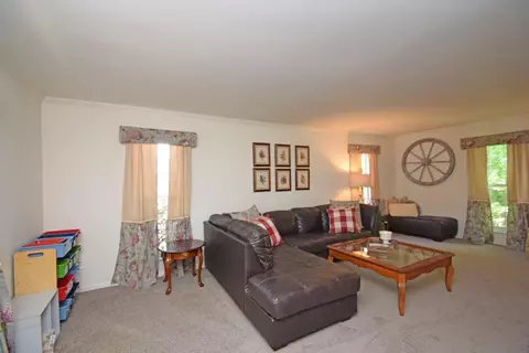 7192 Royalgreen Dr, Cincinnati, OH 45244 photo 3