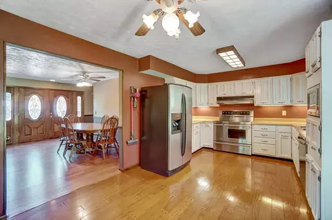 4237 Rybolt Rd, Cincinnati, OH 45248 photo 3