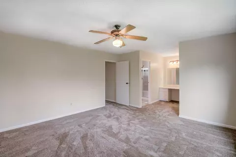 2489 Hazelcrest Ln, Cincinnati, OH 45231 photo 13