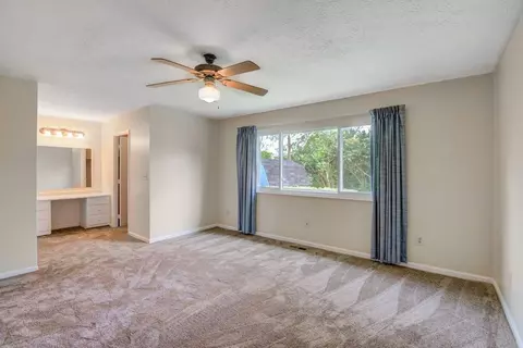 2489 Hazelcrest Ln, Cincinnati, OH 45231 photo 12