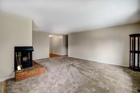 2489 Hazelcrest Ln, Cincinnati, OH 45231 photo 5