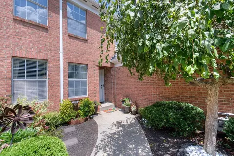 6665 Spindlewick Ln, Cincinnati, OH 45230 photo 2