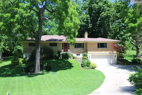 5597 Silverpoint Dr, Cincinnati, OH 45247 photo 1