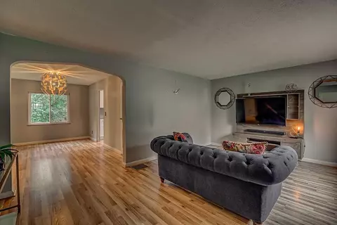 8071 Colette Ln, Cincinnati, OH 45224 photo 3