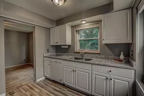 8071 Colette Ln, Cincinnati, OH 45224 photo 5