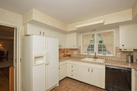 2497 Cranbrook Dr, Cincinnati, OH 45231 photo 18