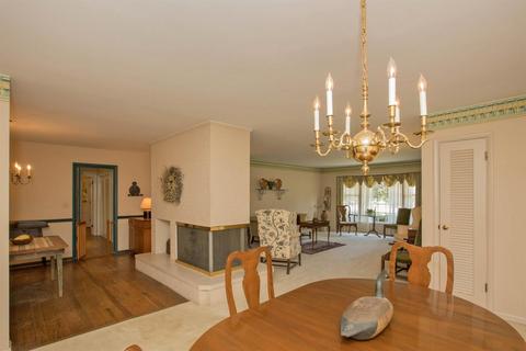 2497 Cranbrook Dr, Cincinnati, OH 45231 photo 4