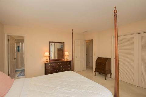 2497 Cranbrook Dr, Cincinnati, OH 45231 photo 8