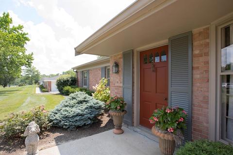 2497 Cranbrook Dr, Cincinnati, OH 45231 photo 2