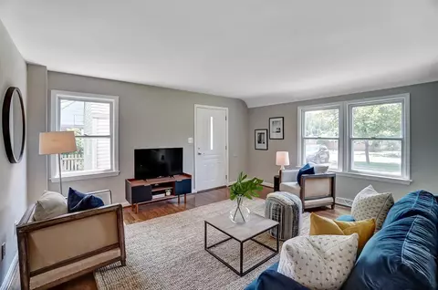 69 Damon Rd, Greenhills, OH 45218 photo 7