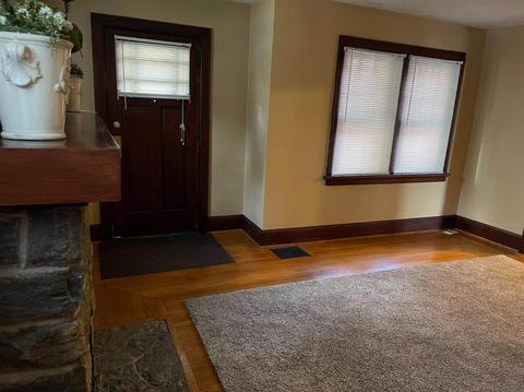 215 Bodmann Ave, Cincinnati, OH 45219 photo 2