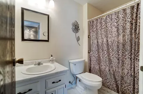 2409 Hazelcrest Ln, Cincinnati, OH 45231 photo 26