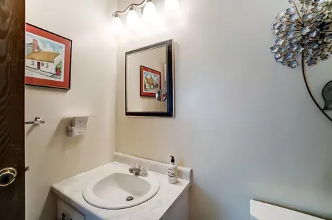 2409 Hazelcrest Ln, Cincinnati, OH 45231 photo 27
