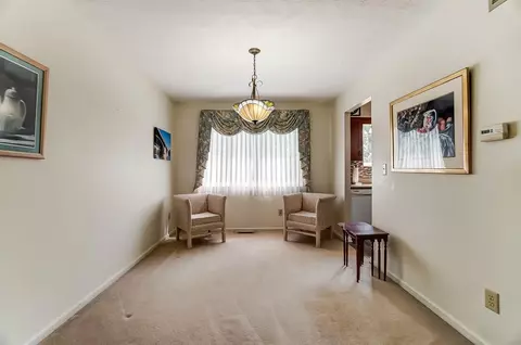 2409 Hazelcrest Ln, Cincinnati, OH 45231 photo 9