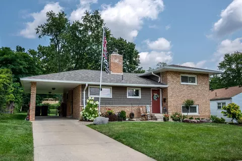 14 Hadley Rd, Greenhills, OH 45218 photo 1