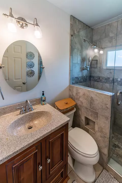 14 Hadley Rd, Greenhills, OH 45218 photo 10