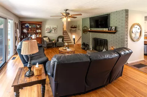 14 Hadley Rd, Greenhills, OH 45218 photo 3