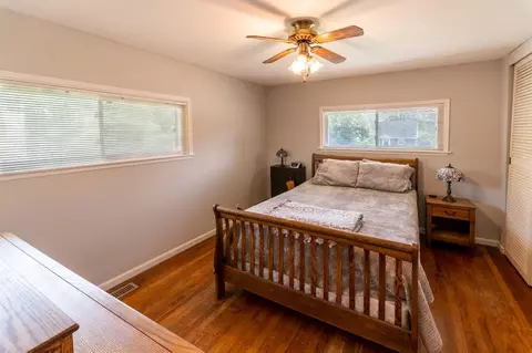 14 Hadley Rd, Greenhills, OH 45218 photo 6