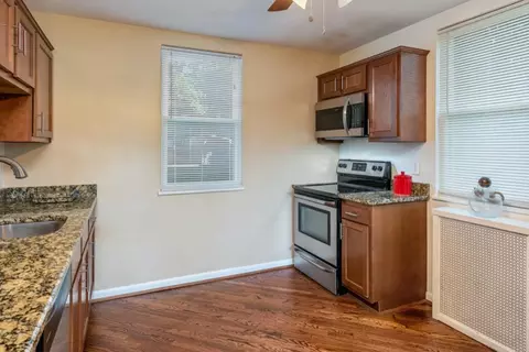 7 Funston Ln, Greenhills, OH 45218 photo 5