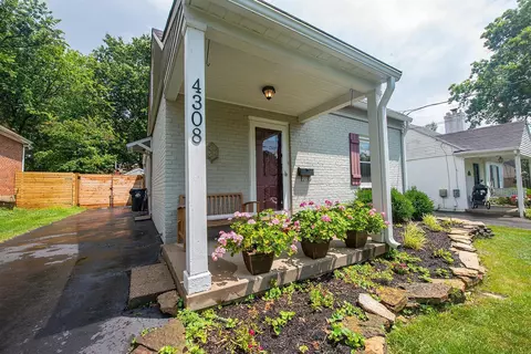 4308 Grove Ave, Mariemont, OH 45227 photo 2