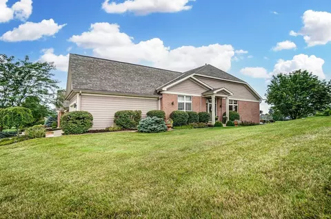 836 Cypresspoint Ct, Cincinnati, OH 45245 photo 2
