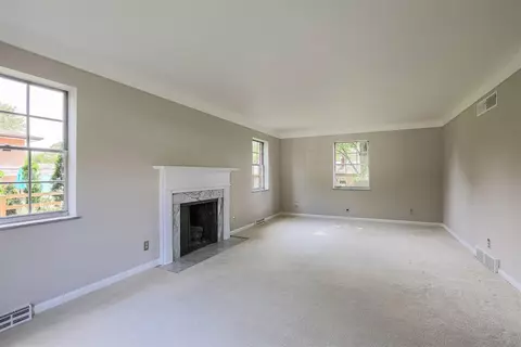 8614 Zenith Ct, Cincinnati, OH 45231 photo 3