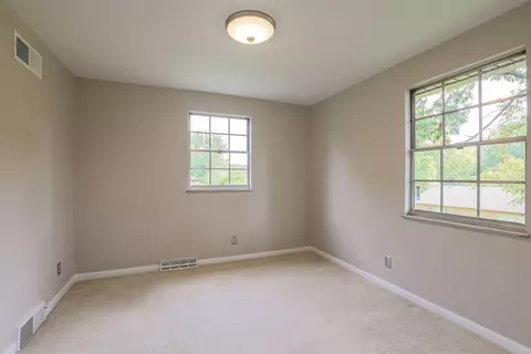 8614 Zenith Ct, Cincinnati, OH 45231 photo 20