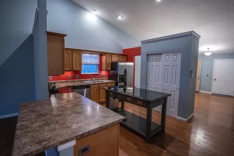 3366 Emerald Rdg, Cincinnati, OH 45211 photo 7