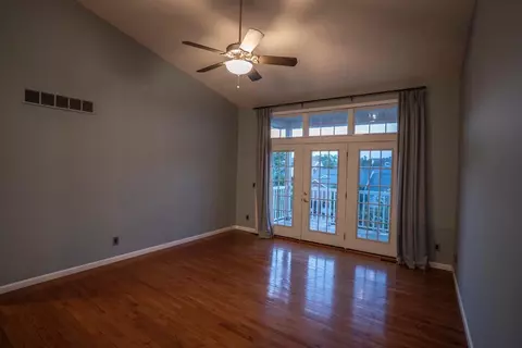 3366 Emerald Rdg, Cincinnati, OH 45211 photo 8