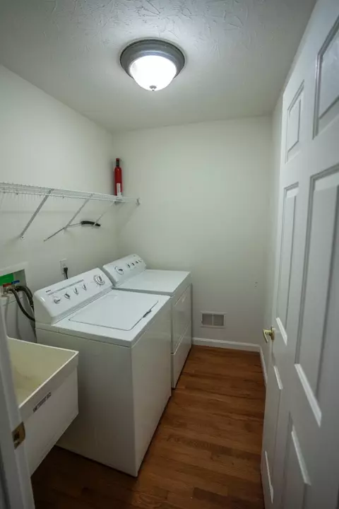 3366 Emerald Rdg, Cincinnati, OH 45211 photo 15