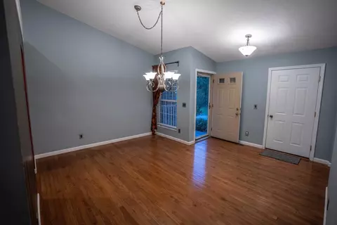 3366 Emerald Rdg, Cincinnati, OH 45211 photo 4