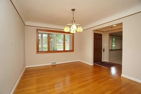 2615 Beechmar Dr, Cincinnati, OH 45230 photo 9