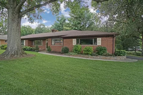 2615 Beechmar Dr, Cincinnati, OH 45230 photo 2