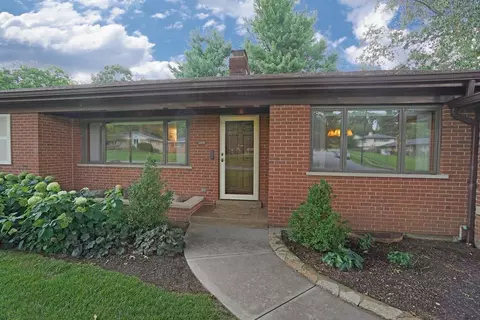 2615 Beechmar Dr, Cincinnati, OH 45230 photo 3