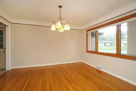 2615 Beechmar Dr, Cincinnati, OH 45230 photo 7