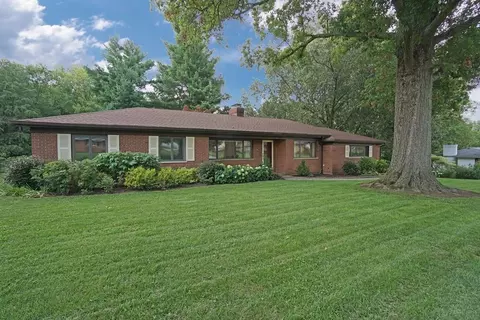 2615 Beechmar Dr, Cincinnati, OH 45230 photo 1