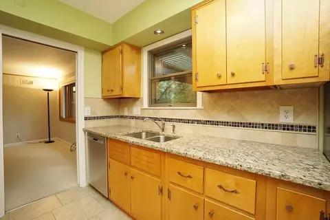 2615 Beechmar Dr, Cincinnati, OH 45230 photo 12