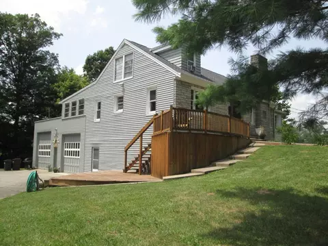 3427 Locust Corner Rd, Cincinnati, OH 45245 photo 3