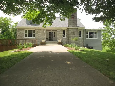 3427 Locust Corner Rd, Cincinnati, OH 45245 photo 2