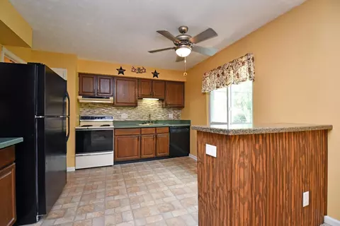 7902 Heatherglen Dr, Cincinnati, OH 45255 photo 10