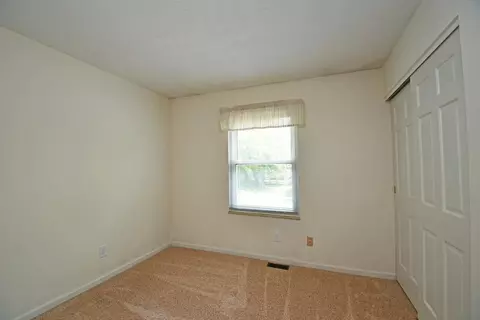 7902 Heatherglen Dr, Cincinnati, OH 45255 photo 23