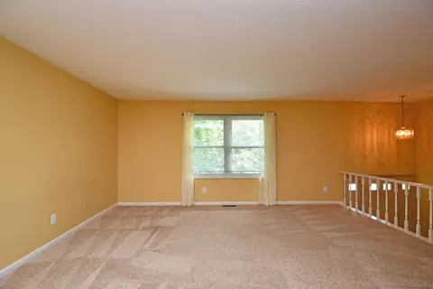 7902 Heatherglen Dr, Cincinnati, OH 45255 photo 6