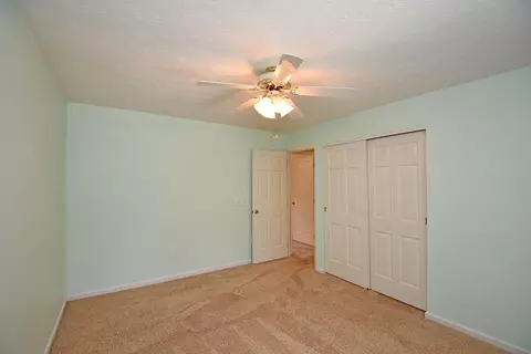 7902 Heatherglen Dr, Cincinnati, OH 45255 photo 21